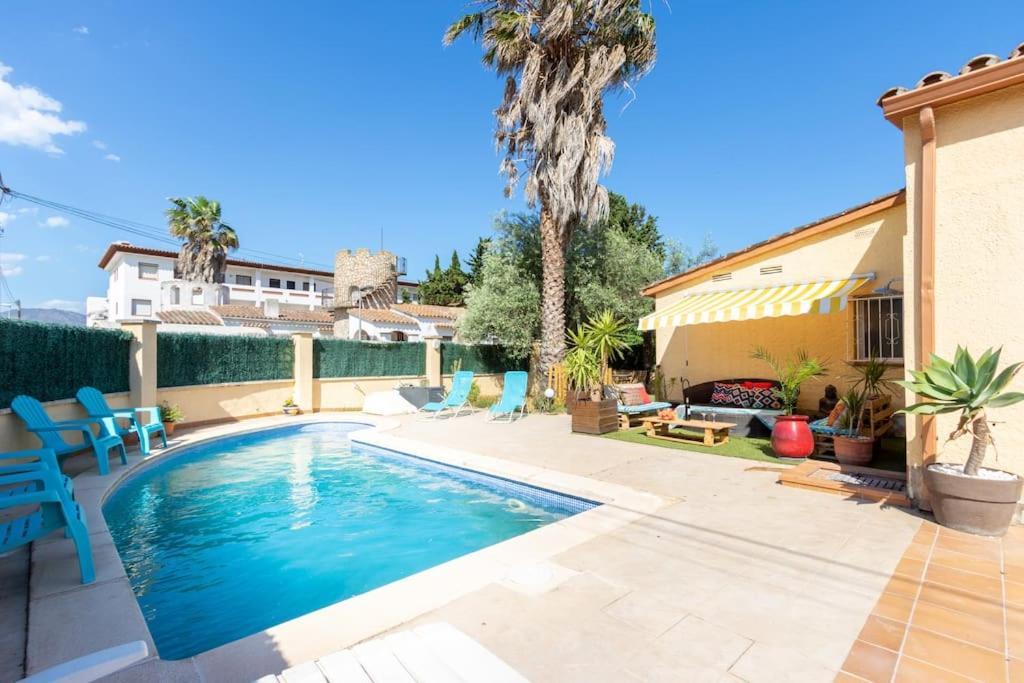 S46-Casa De Vacaciones Climatizada Con Piscina, En El Centro Junto Al Mar, Barbacoa Y Wiifi Empuriabrava Zewnętrze zdjęcie