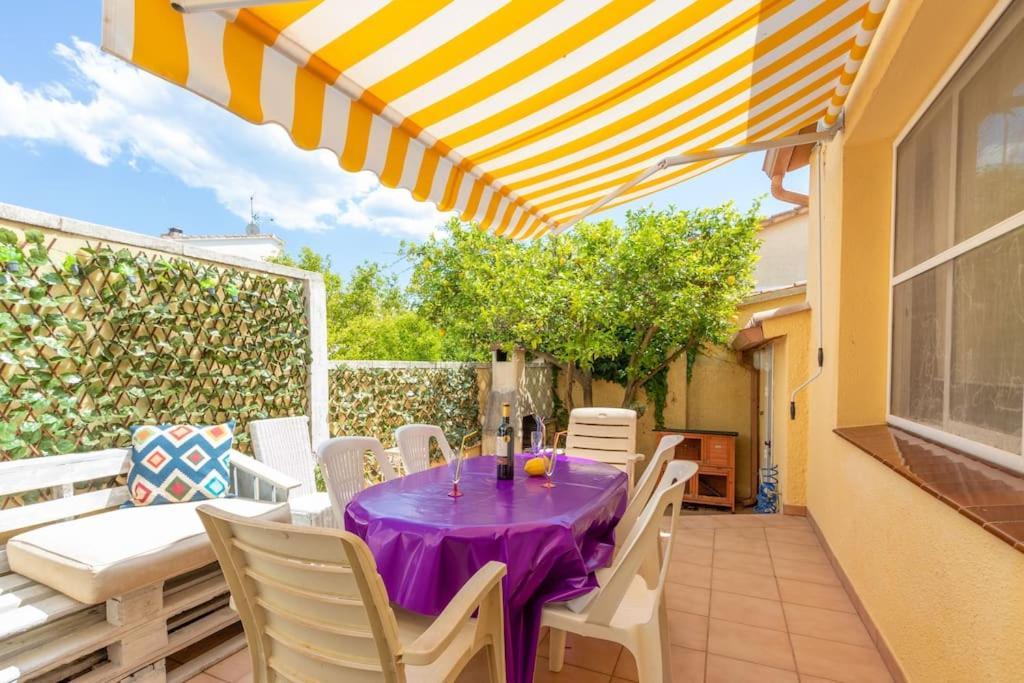 S46-Casa De Vacaciones Climatizada Con Piscina, En El Centro Junto Al Mar, Barbacoa Y Wiifi Empuriabrava Zewnętrze zdjęcie