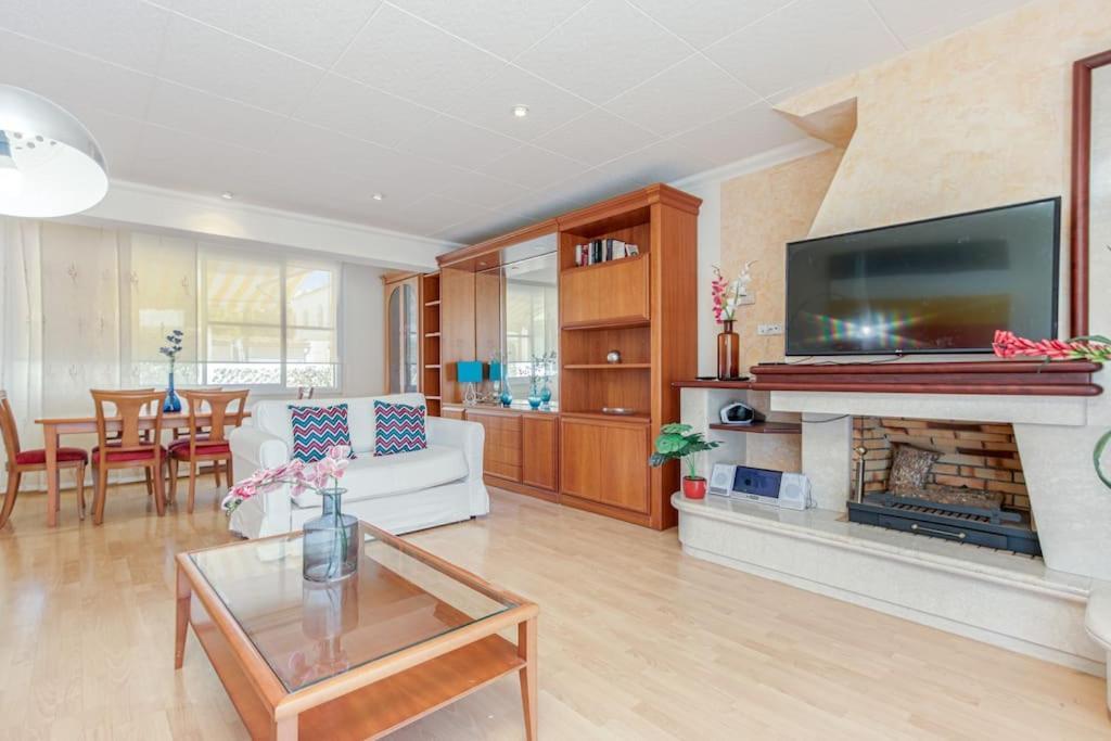 S46-Casa De Vacaciones Climatizada Con Piscina, En El Centro Junto Al Mar, Barbacoa Y Wiifi Empuriabrava Zewnętrze zdjęcie